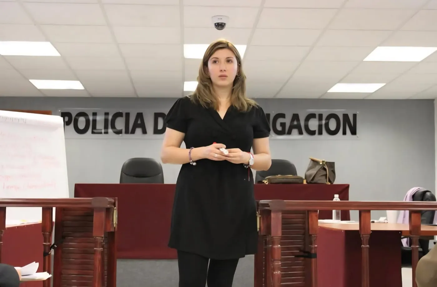 La Dra. González Obregón imparte capacitación a policías de investigación